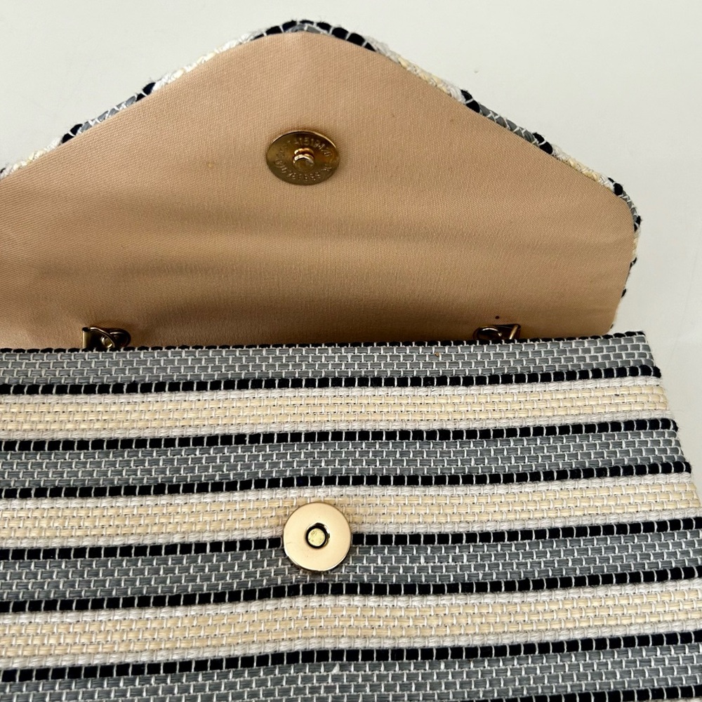 Striped Straw Top-Handle Bag with Wood Bead Handle - Picture 5 of 11